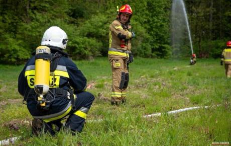 Ćwiczenia Pożarnicze: Zarządzanie, Technologia i Współpraca w Działaniu!